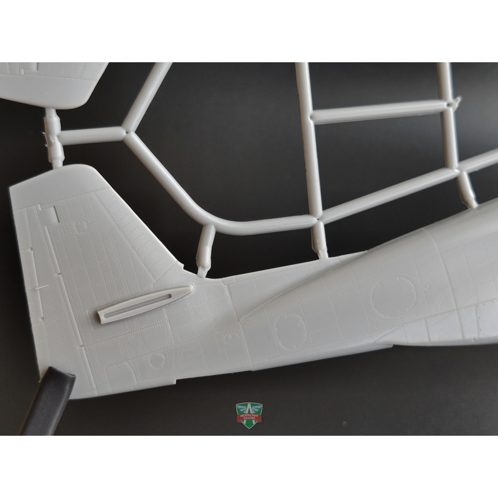 モデルズピット ツインマスタング 1/48 F-82F/G MDV4818 MDV4818 1/48 F-82F/G ツインマスタング【MDV4818:4580702133221】